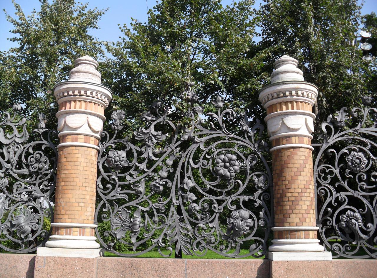 ворота михайловского сада в санкт петербурге