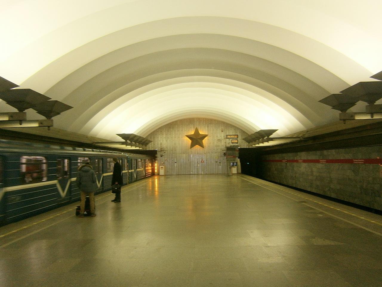 Станция метро площадь Мужества Санкт-Петербург
