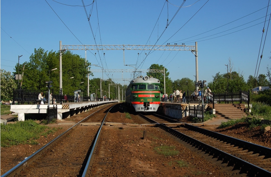 Вокзал в старом петергофе